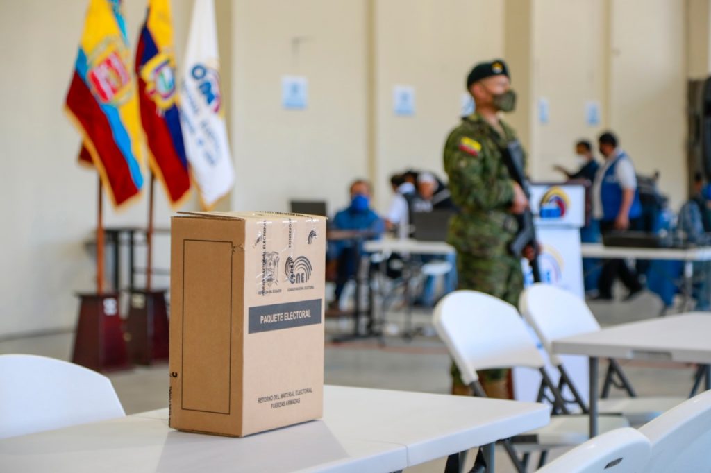 No se puede votar por candidato, ya que habrá un solo casillero por lista.