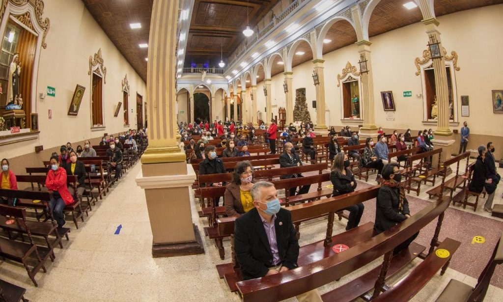 La novena inicia a las 18:45 y después se realiza la eucaristía.