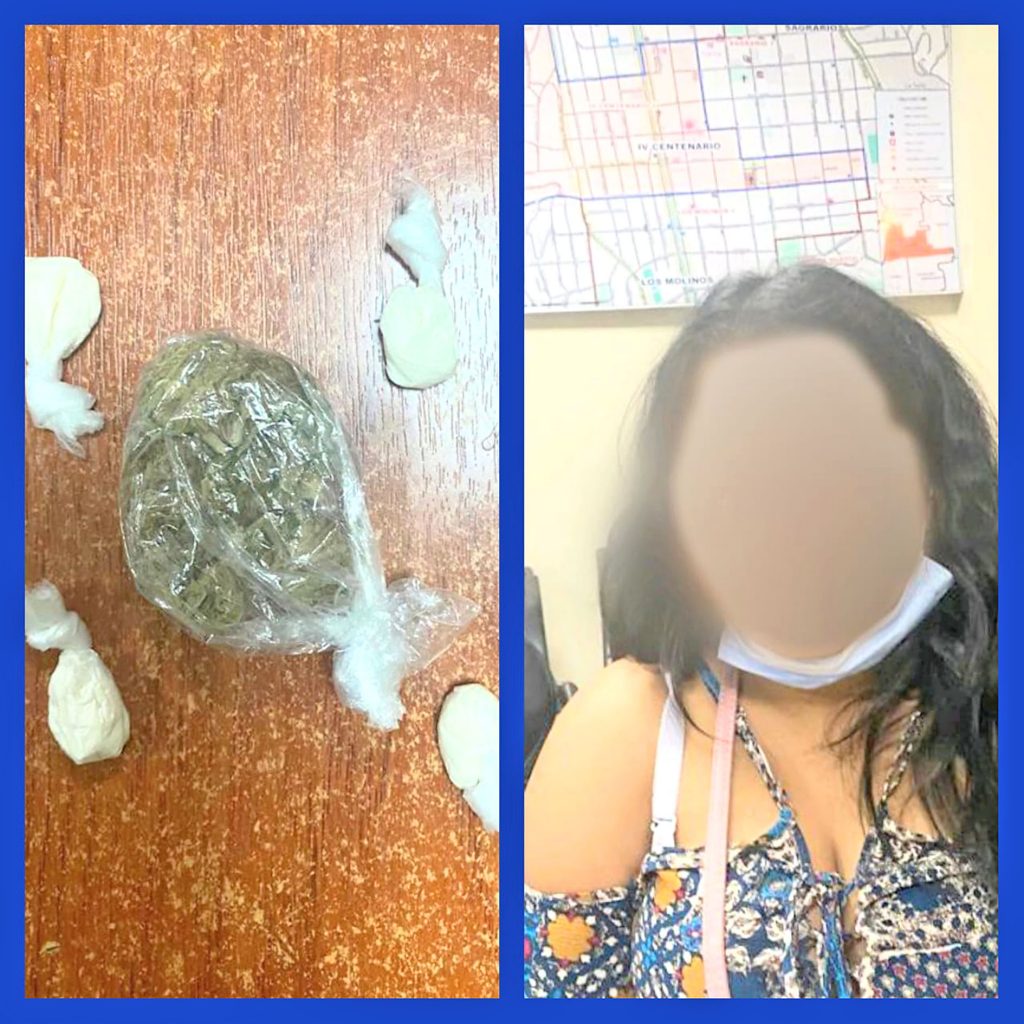 La mujer intentó deshacerse de la droga.
