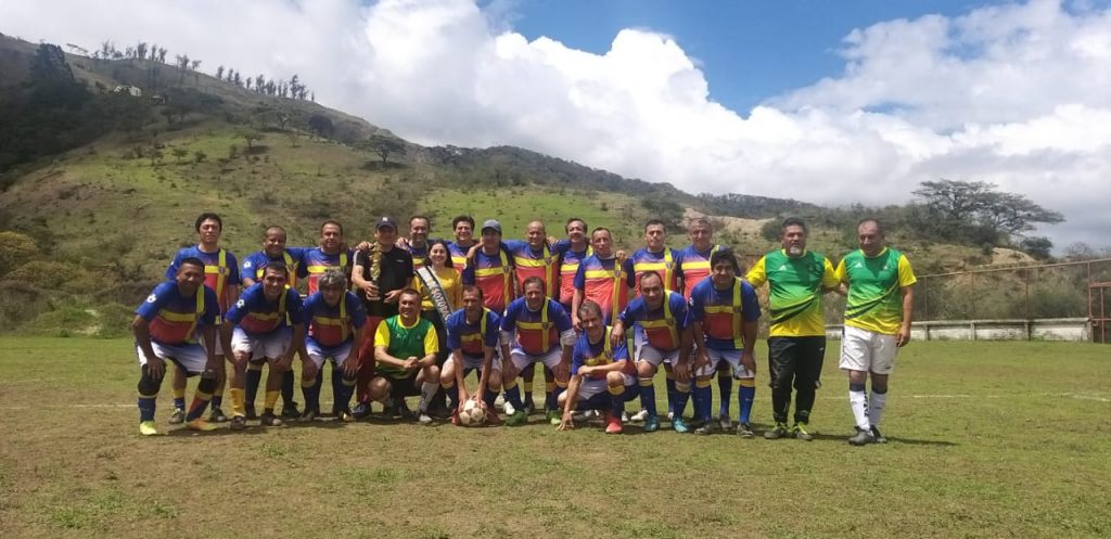 Las exglorias lojanas se presentaron en Sozoranga, en la categoría Súper Máster 50 años. Allí ganaron por el marcador 8x4. También tienen invitaciones de Quito y Estados Unidos.