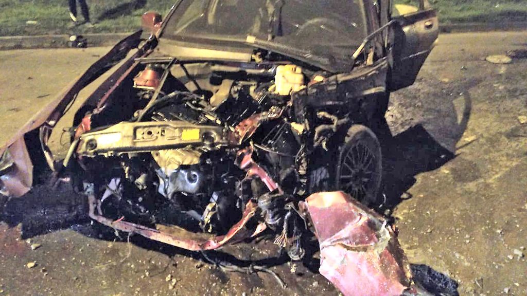 El vehículo está totalmente averiado.