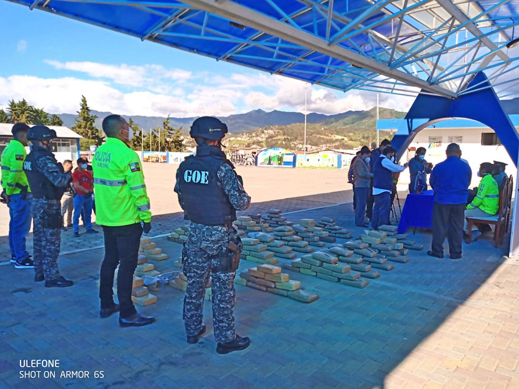La droga, también, se decomisó en el cantón Espindola.