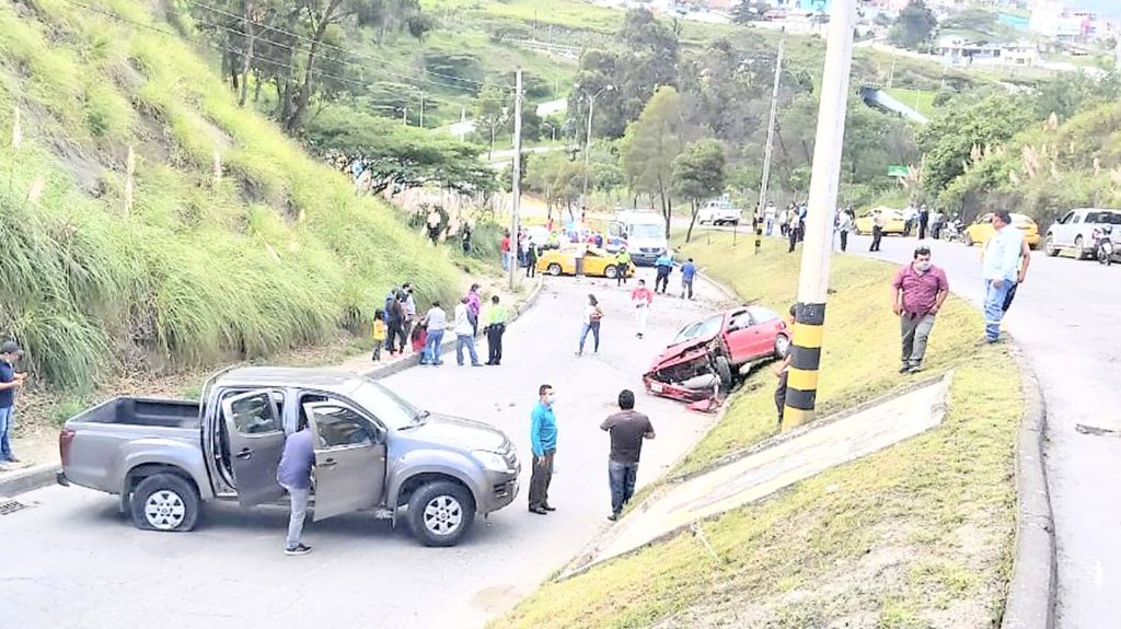 Los tres vehículos accidentados, la tarde de ayer.