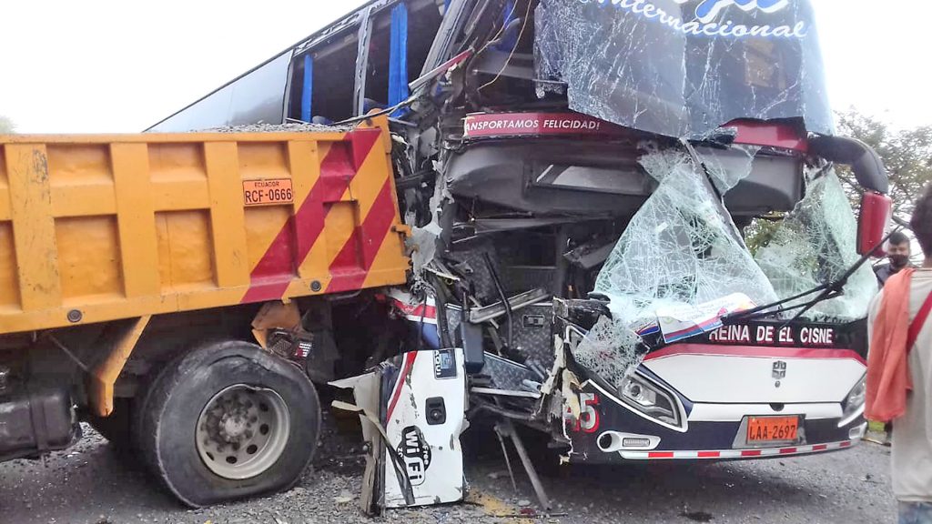 El percance ocurrió a eso de las 15:00.