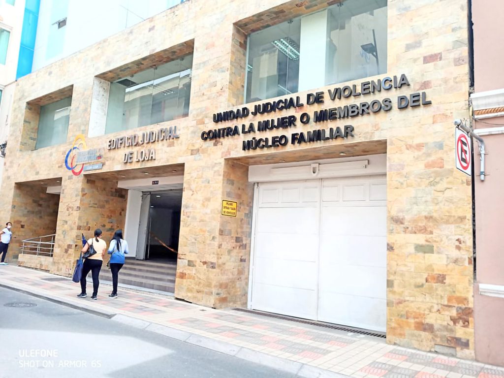 A las 13:00 de mañana se reinstala la audiencia.