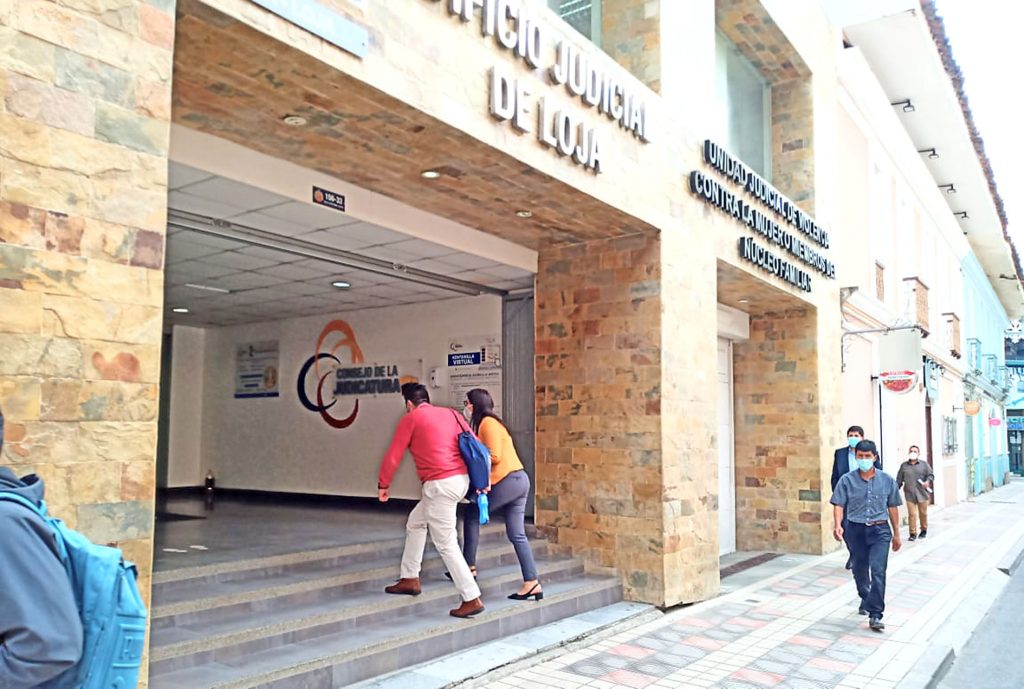 A las 12:30, de ayer, se comunicó el veredicto condenatorio.