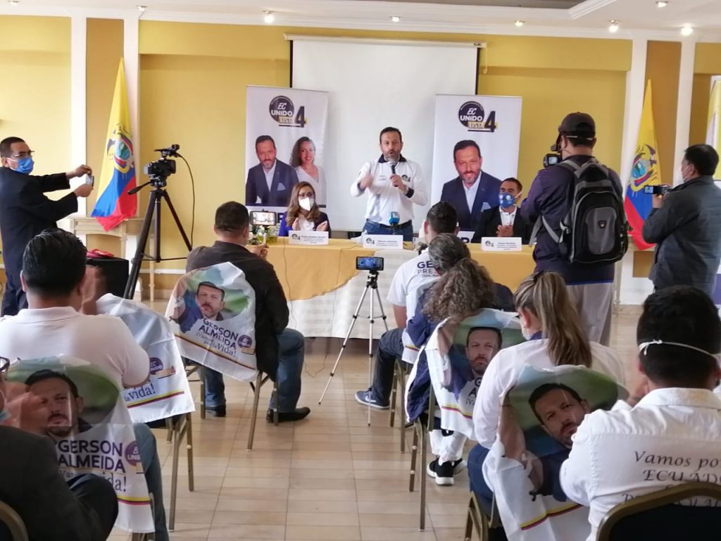 El candidato a la Presidencia sostuvo varios conversatorios y reuniones en esta ciudad.