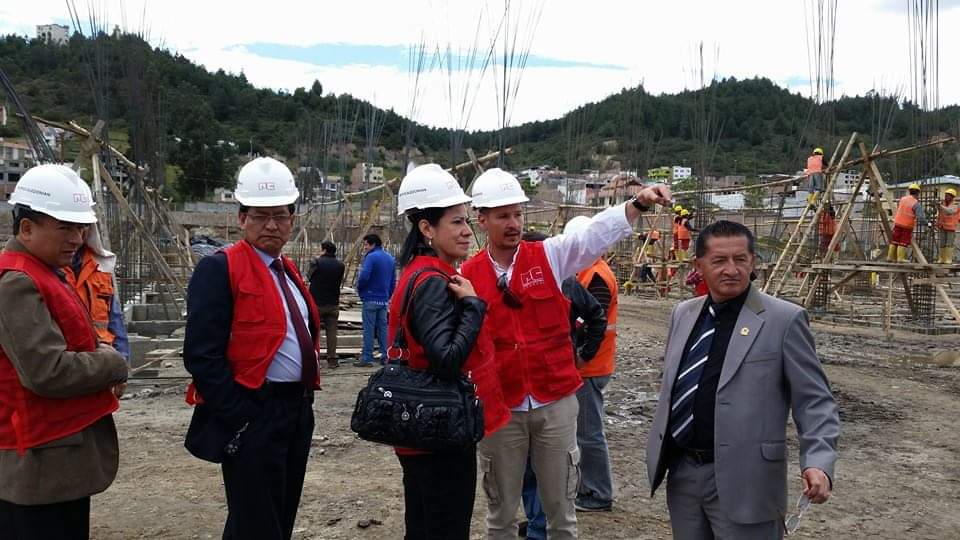 Miryam González Serrano, el 17 de octubre de 2014, en su condición de fiscalizadora como asambleísta de ese entonces, visitó la obra. La acompañaron funcionarios del Secob y de la nueva empresa constructora.