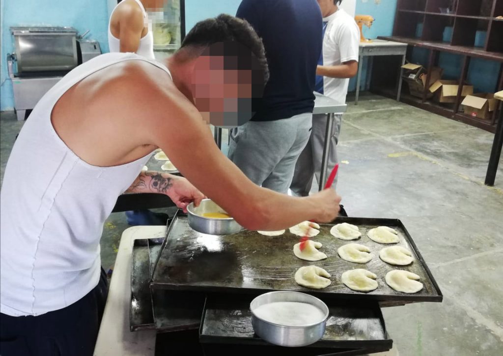Los adolescentes, a decir del coordinador, se sienten bien cuando la comunidad colabora con ellos.