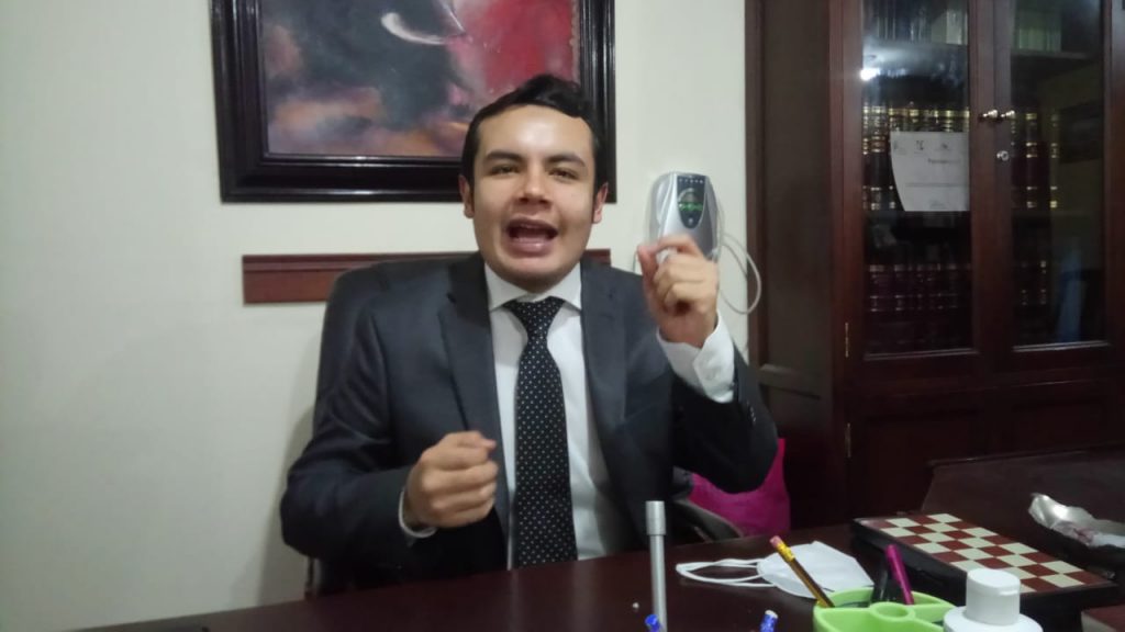 El profesional dice que la naciente organización no busca nada para enriquecerse, sino una conducta de servicio para que el ecuatoriano se vuelva a sentir orgulloso de vivir en su país.
