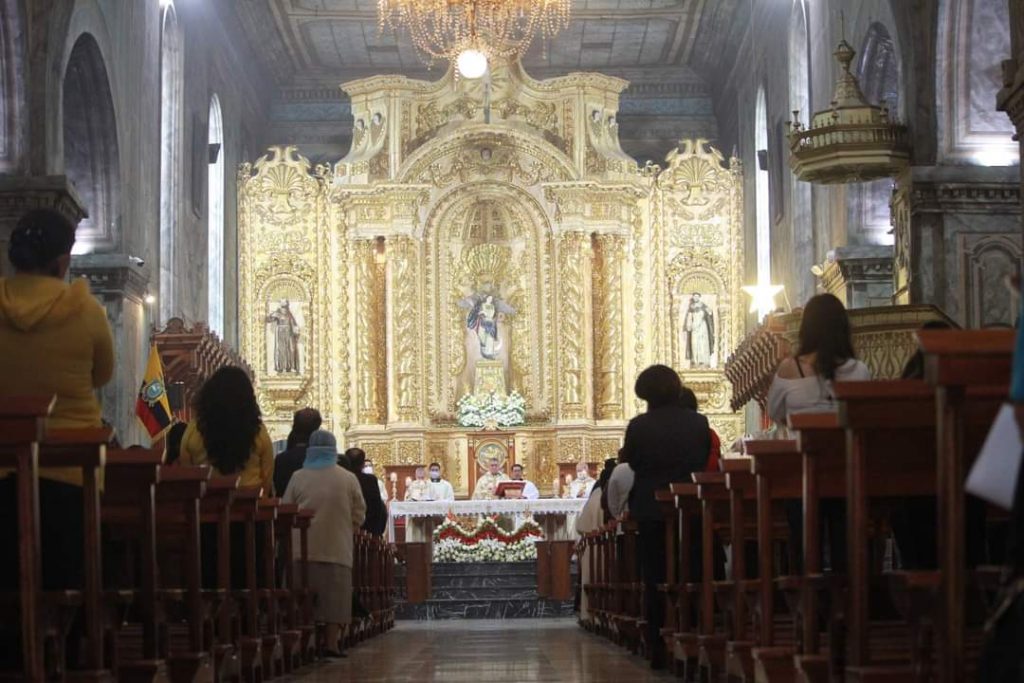 Las celebraciones en la Catedral se realizan cumpliendo las medidas de bioseguridad.