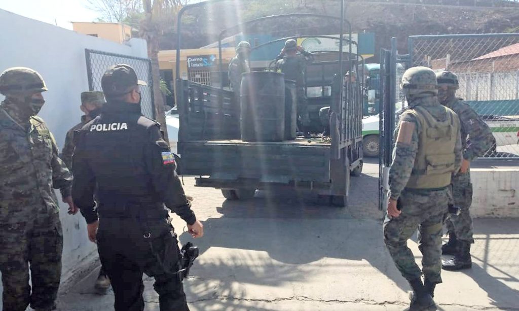 En el operativo conjunto se evitó la fuga de combustibles.