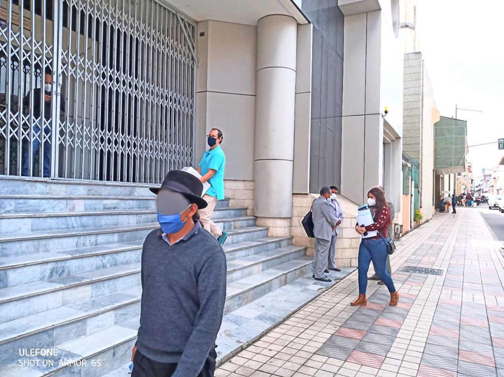 La diligencia inició a las 11:15.