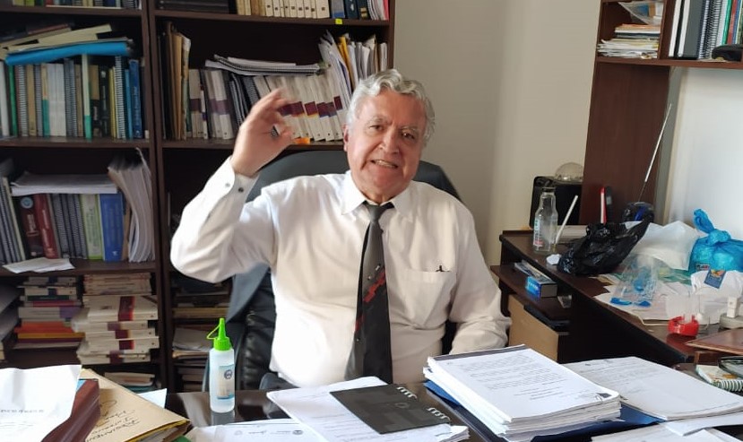 El líder de la izquierda opina que el voto nulo favorece a la derecha.