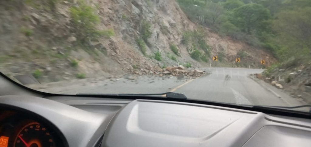 Son constantes los deslizamientos en la vía, producto de las lluvias caídas en la zona.