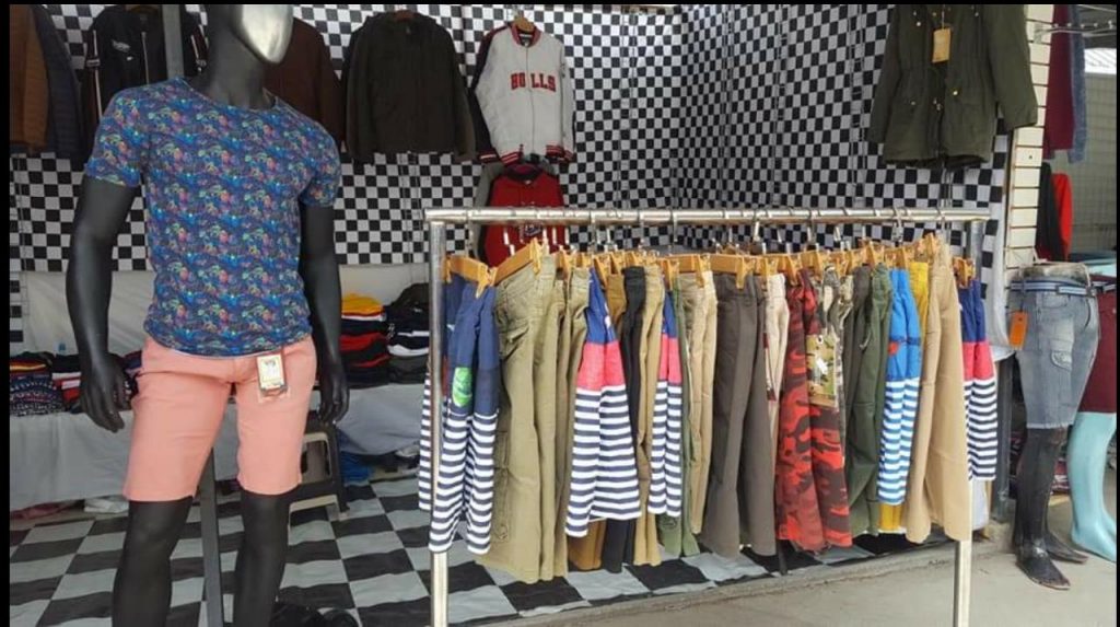 Esta actividad comercial se realiza cada 15 días.