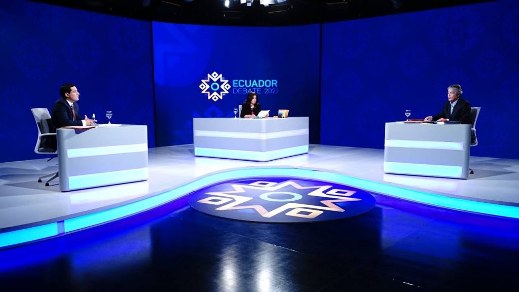 Al debate se los trasmitió por cadena nacional.