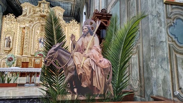 La comunidad católica vive la celebración de la Semana Mayor.