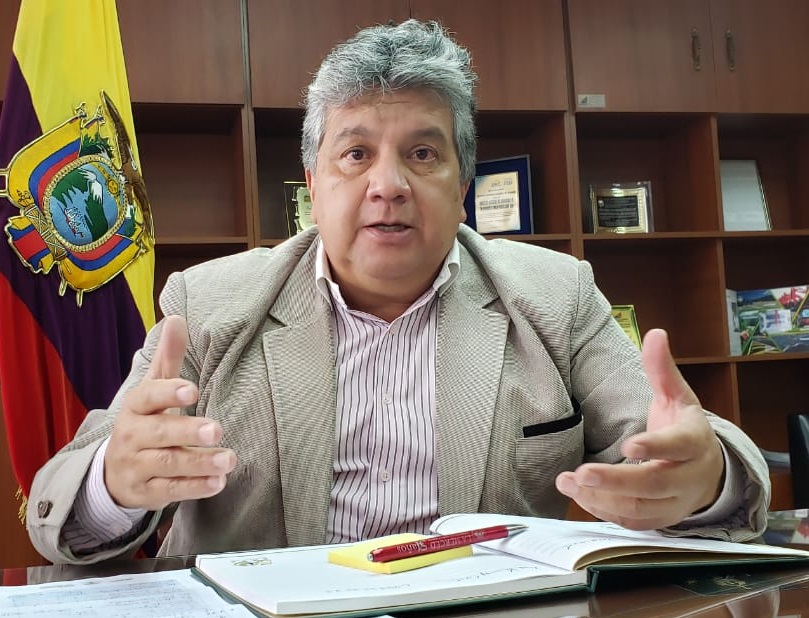 Eduardo Orellana se venía desempeñando como director Distrital de la misma Institución.