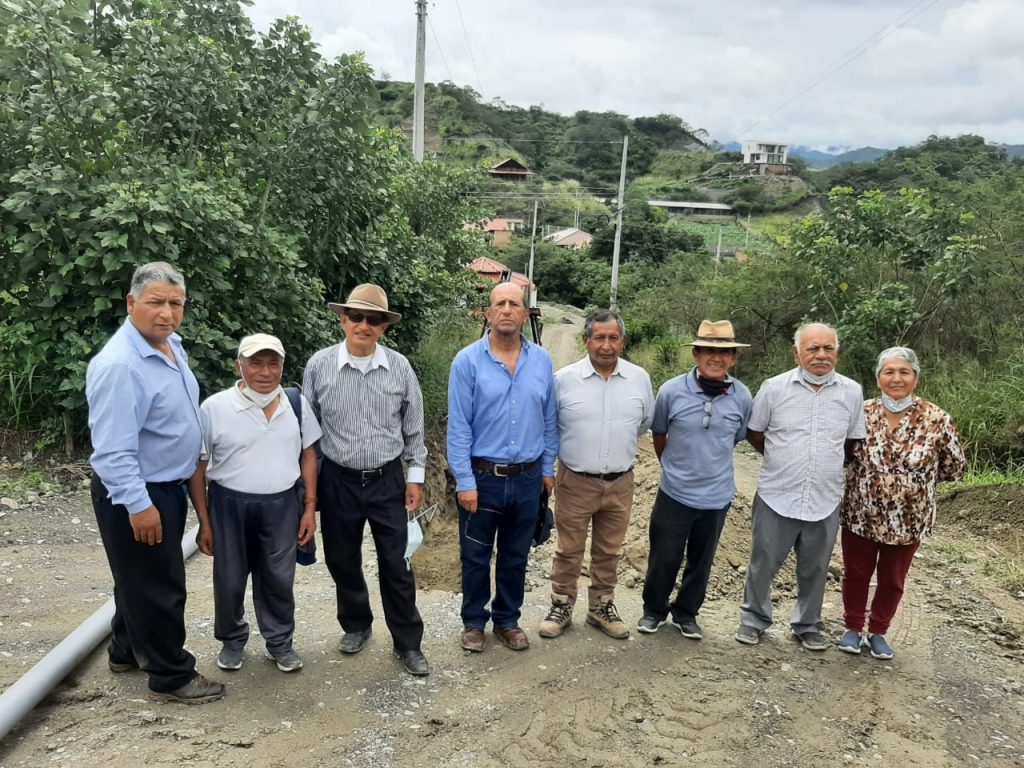 Los beneficiarios exhortan a la unidad de todos para que la obra concluya lo antes posible.