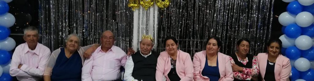 José Manuel Medina, junto a sus hijos, cuando cumplió 100 años.