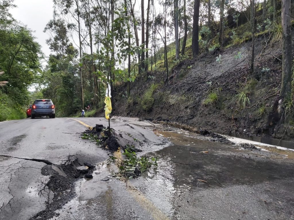 Vías, viviendas y más se han afectado por la temporada invernal.