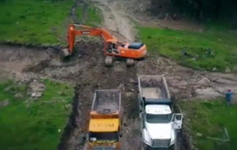 Es una obra que se ejecuta por parte de la Empresa Vivem del Municipio de Loja.