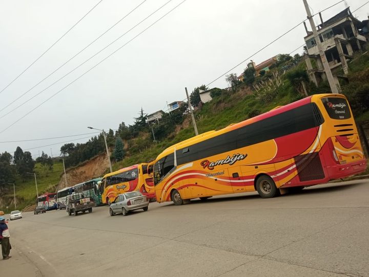 Los buses continuaron apostados en algunas arterias, pero no se obstaculizó el paso.