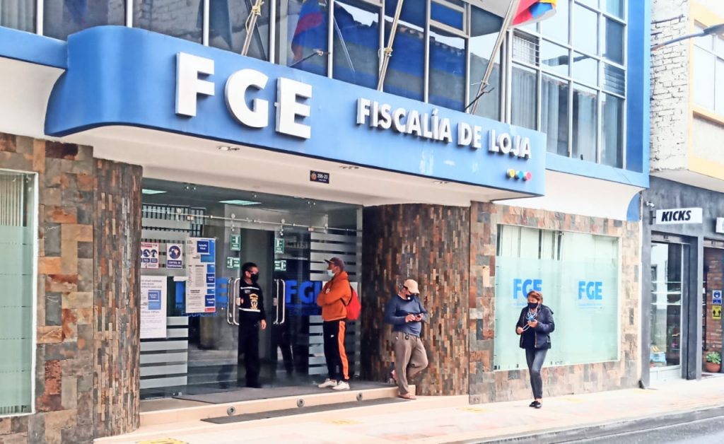 Dos veces a la semana los siete ciudadanos deben presentarse a la Fiscalía.