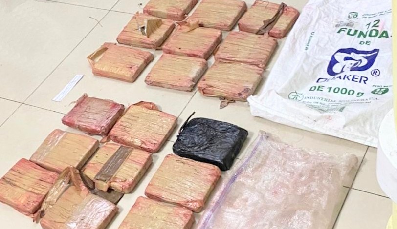 Son 18 paquetes que la Jefatura Antidrogas decomisó la noche del viernes 22 de mayo de 2021.