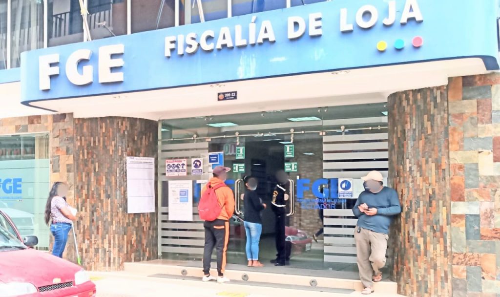 Cada lunes los ciudadanos deben presentarse a la Fiscalía de Loja.