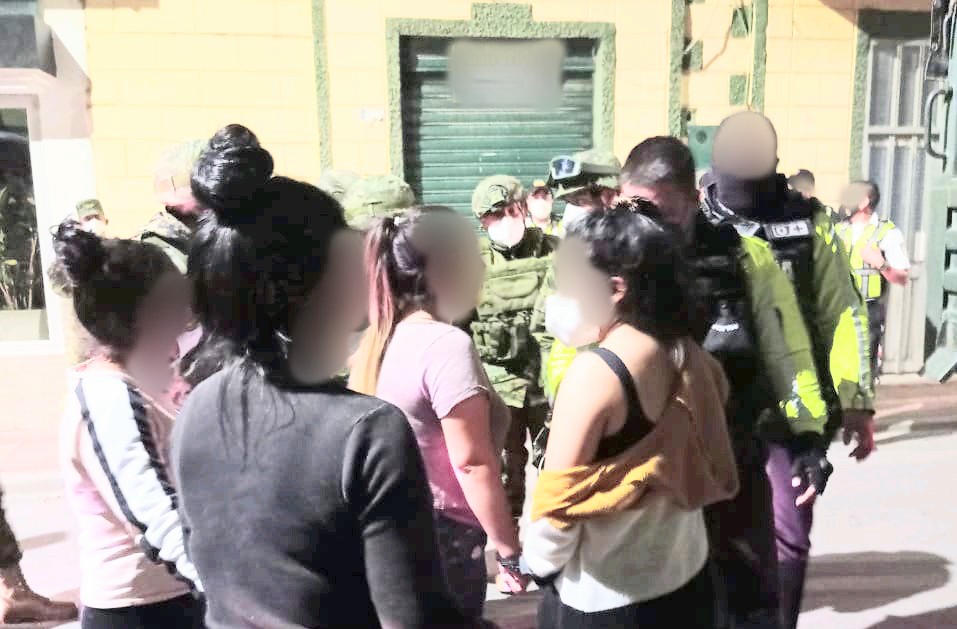 Las siete personas fueron aprehendidas la noche del último sábado.