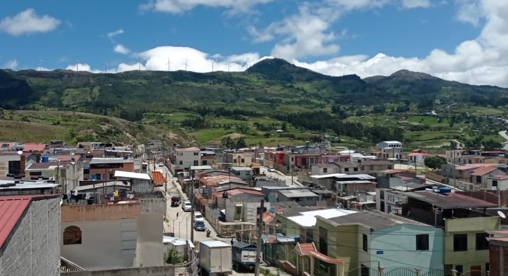 Ciudad Victoria, al occidente de Loja, tiene alrededor de tres mil habitantes.