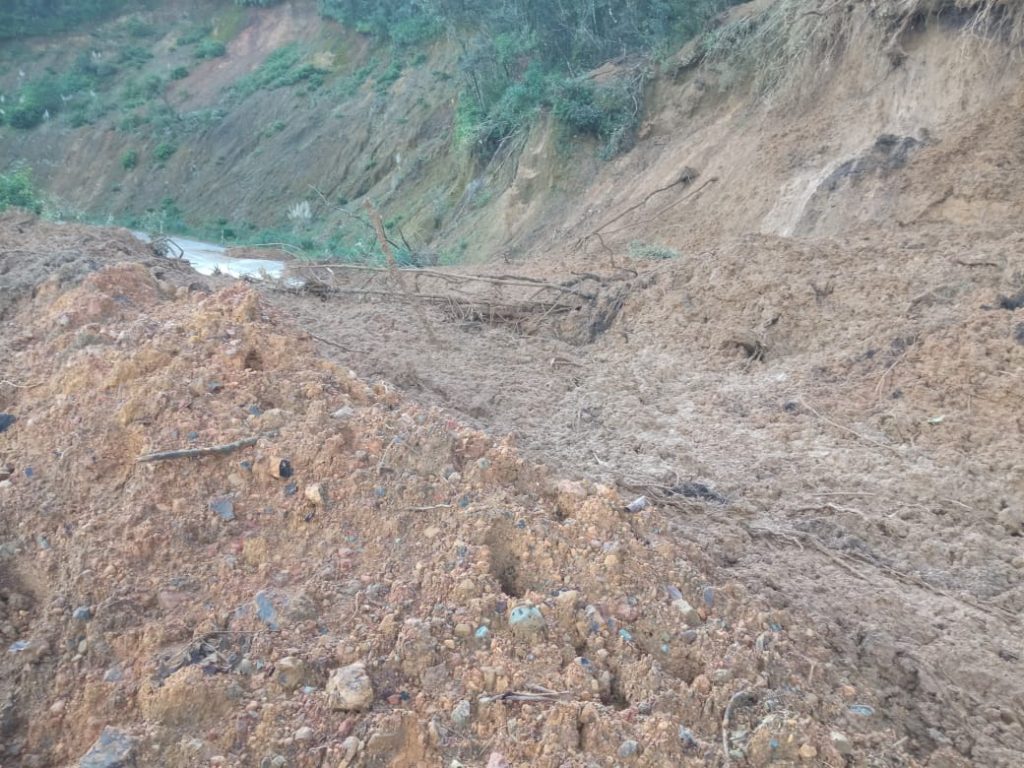 Las lluvias arremeten contras las vías de la provincia.