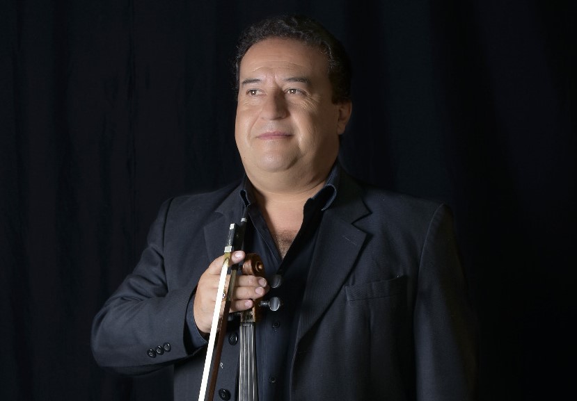 El connotado lojano, quien falleció a los 55 años, ocupó algunas funciones relacionadas con su profesión.