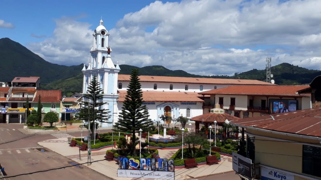 El parque central de Catacocha lució vacío el sábado anterior.