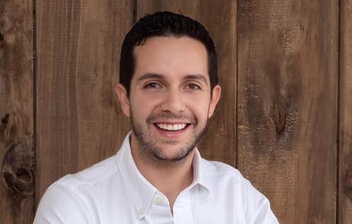 Andrés Hidalgo Eguiguren estudió Medicina en la UTPL.