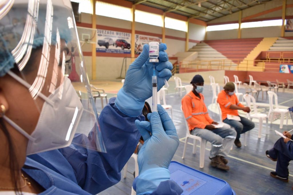 El biológico que recibieron fue la AstraZeneca.