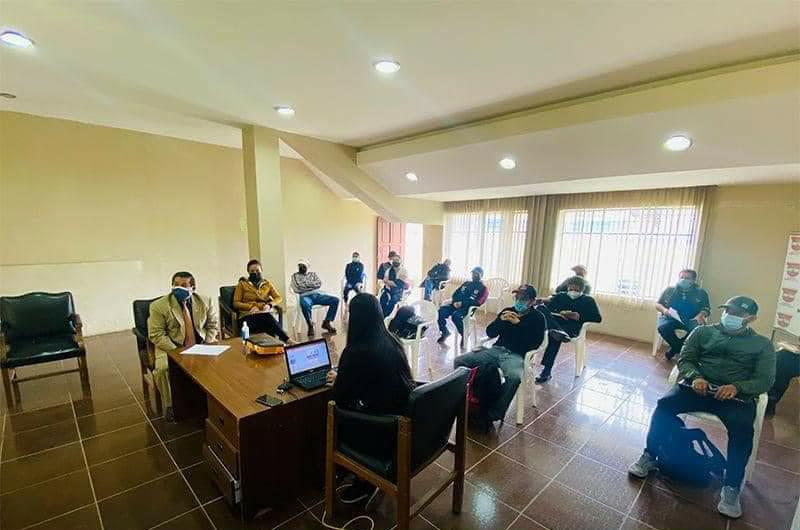 Entre ocho personas elegirán las dignidades del directorio.