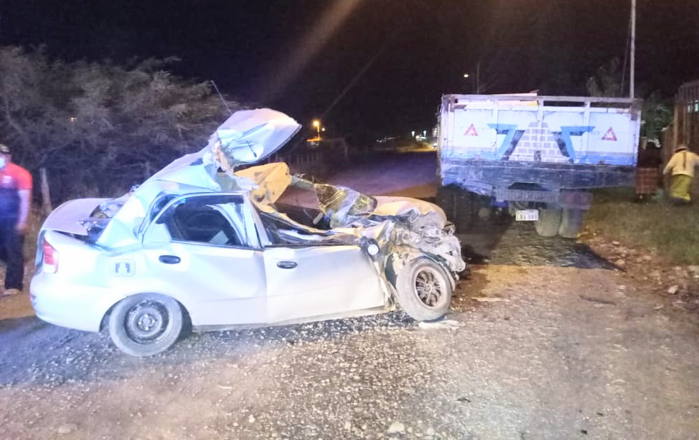El automóvil fue retenido por los policías que acudirían a la emergencia.