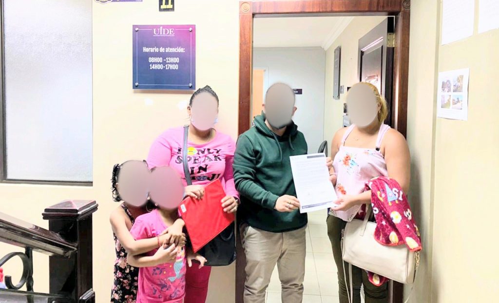 La atención es a las personas de escasos recursos económicos.