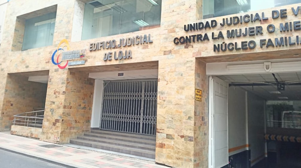 En una de las salas de la Corte de Justicia se continuará con la diligencia.