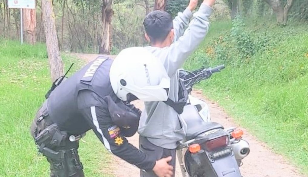 La vigilancia se da durante todo el día.