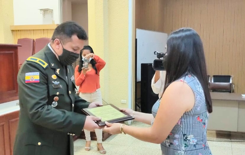 En el salón del Municipio de Macará se realizó la sesión solemne.
