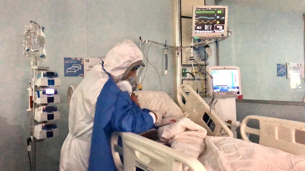 Al ‘Isidro Ayora’, donde aún hay personas que luchan contra el Covid-19, llega este acto religioso.