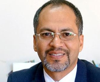 Carlos Ruiz Pérez, director médico de Roche Ecuador.