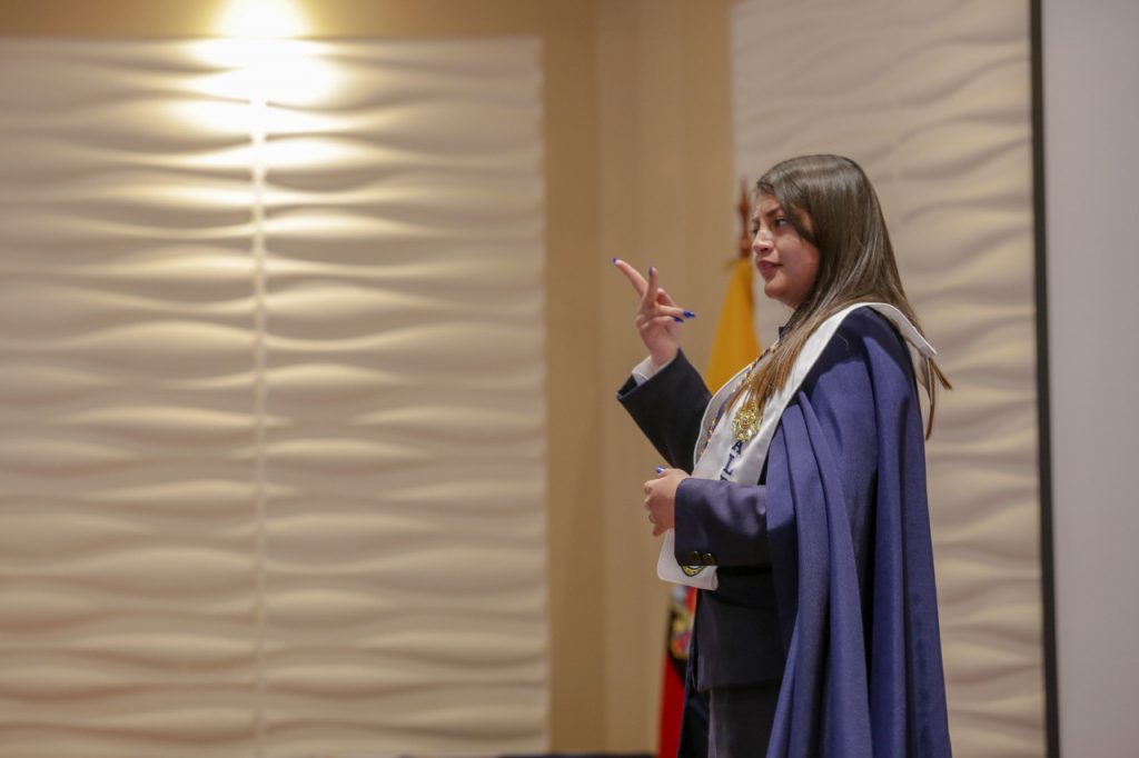 Se está sugiriendo que se puedan hacer las ceremonias en espacios abiertos.