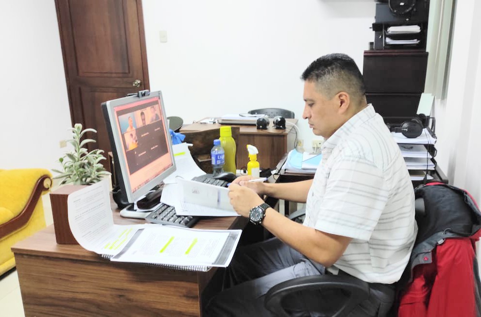 En la audiencia virtual intervino Luis Morocho Romero, asesor jurídico de la Policía de Loja.