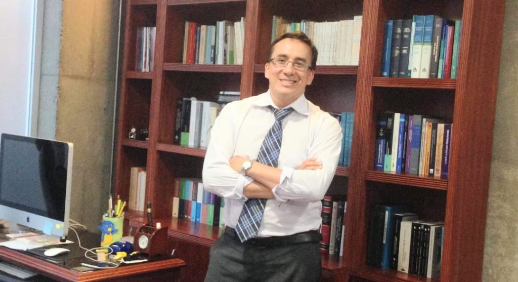 John Espinosa Villacrés es uno de los tres abogados que defendieron a José Bolívar Castillo.