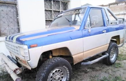 El automotor tiene placa de la provincia de El Oro.